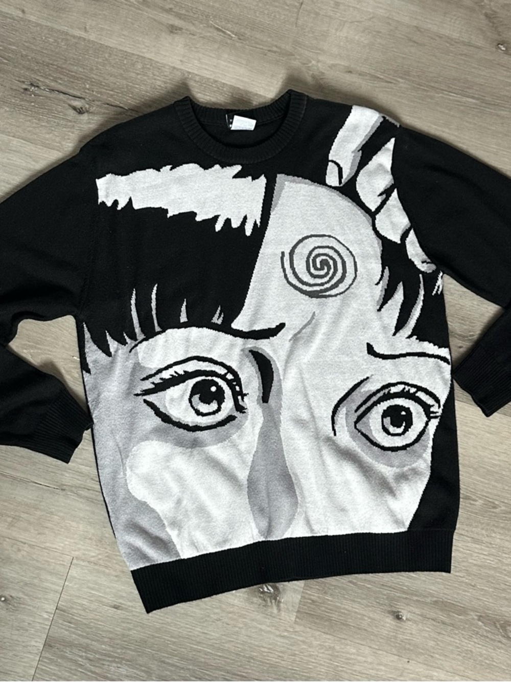 Uzumaki Junji black sweater